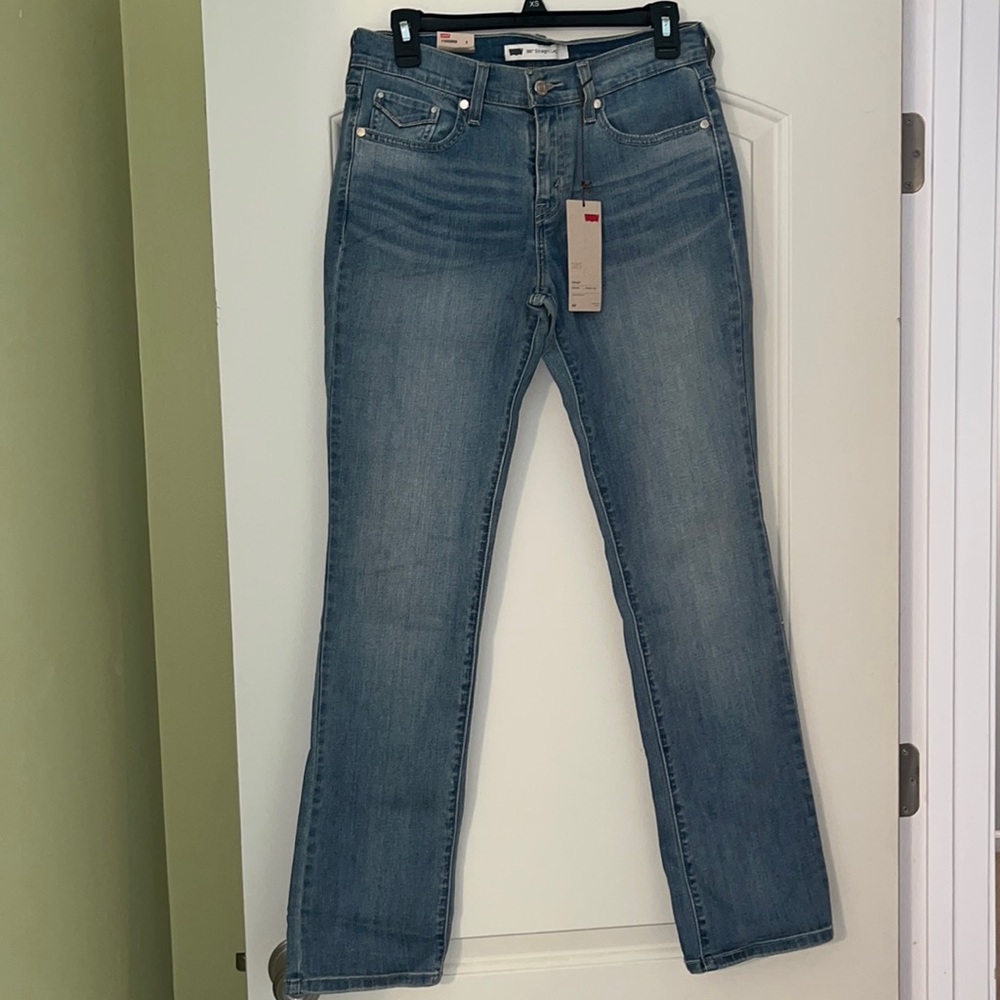 Levi’s, NWT, 505 size 4M/27, mid rise, straight leg.